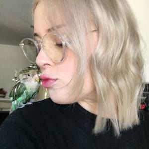 Meet your Posher, Hana